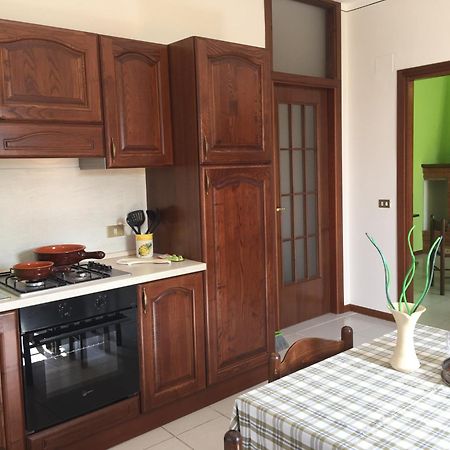 Aparthotel Il Porto Tuoro sul Trasimeno Camera foto