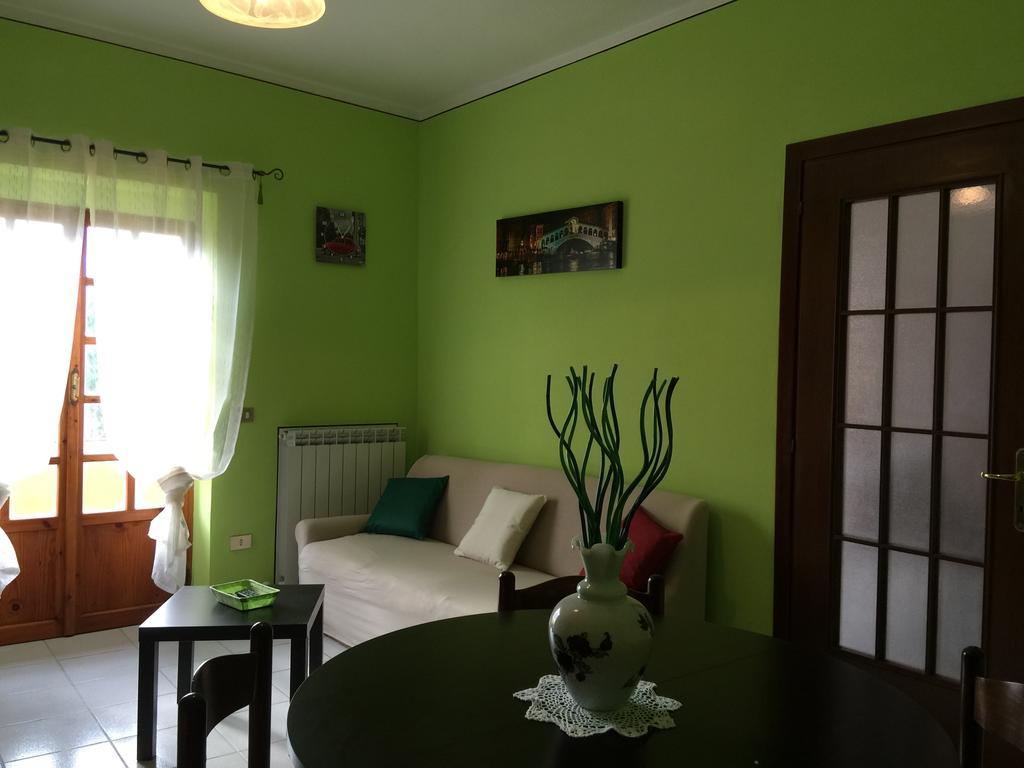 Aparthotel Il Porto Tuoro sul Trasimeno Esterno foto