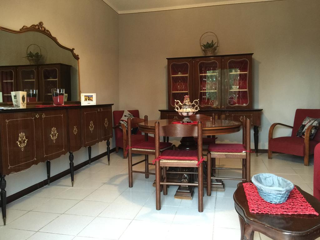 Aparthotel Il Porto Tuoro sul Trasimeno Camera foto