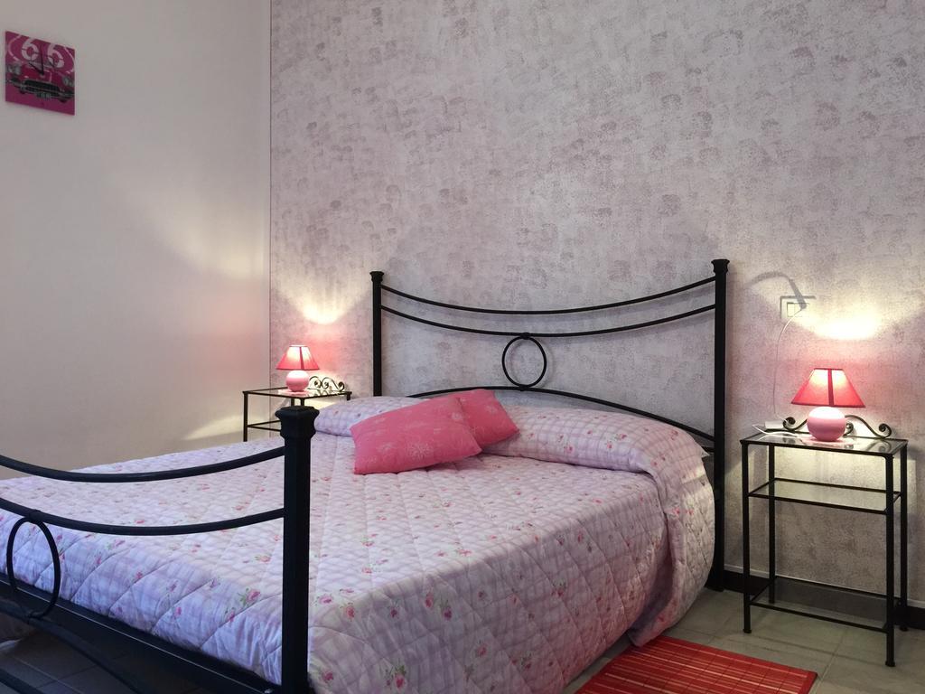 Aparthotel Il Porto Tuoro sul Trasimeno Camera foto