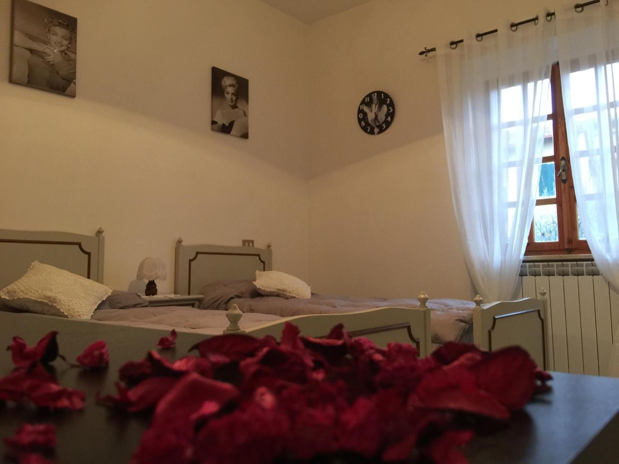 Aparthotel Il Porto Tuoro sul Trasimeno Camera foto