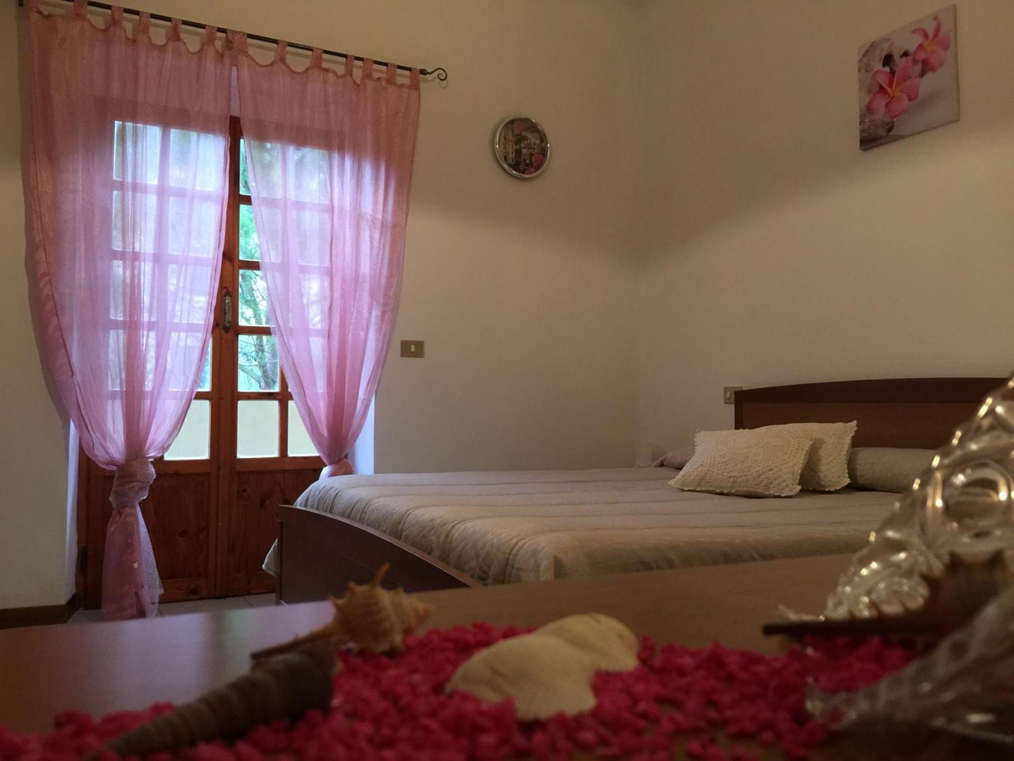 Aparthotel Il Porto Tuoro sul Trasimeno Camera foto