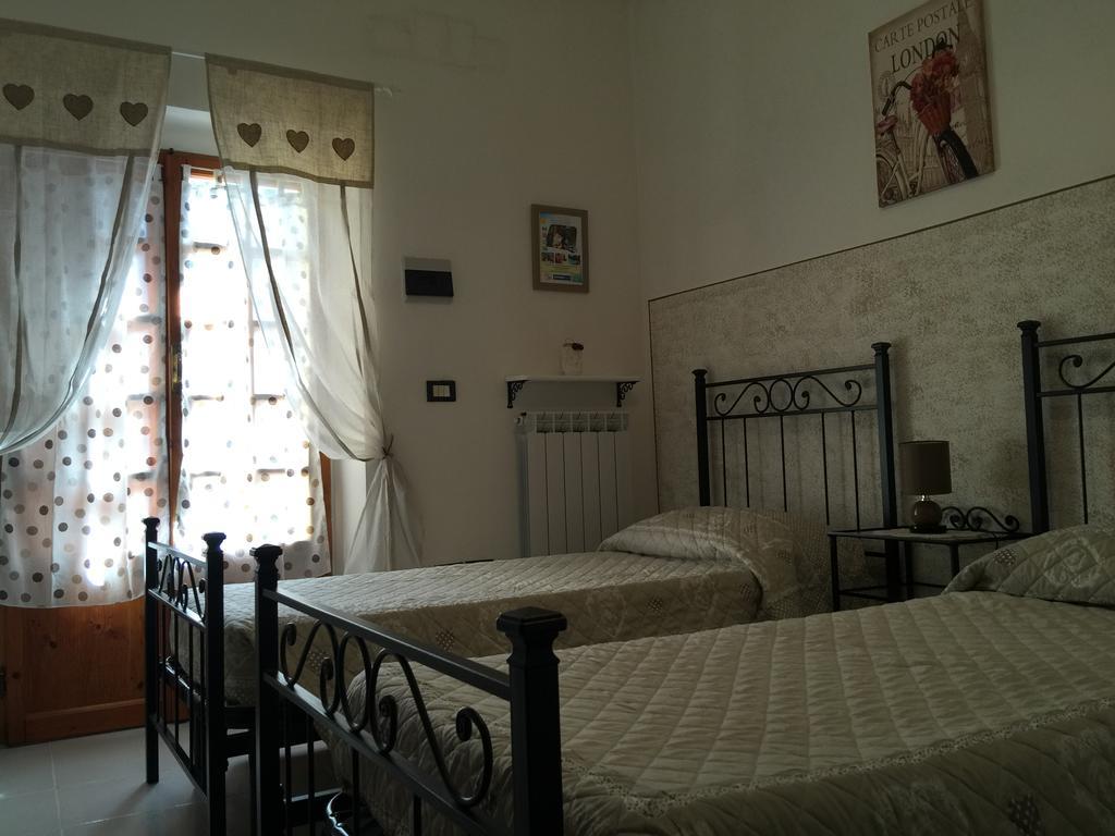 Aparthotel Il Porto Tuoro sul Trasimeno Esterno foto