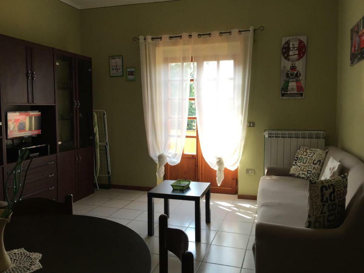 Aparthotel Il Porto Tuoro sul Trasimeno Esterno foto