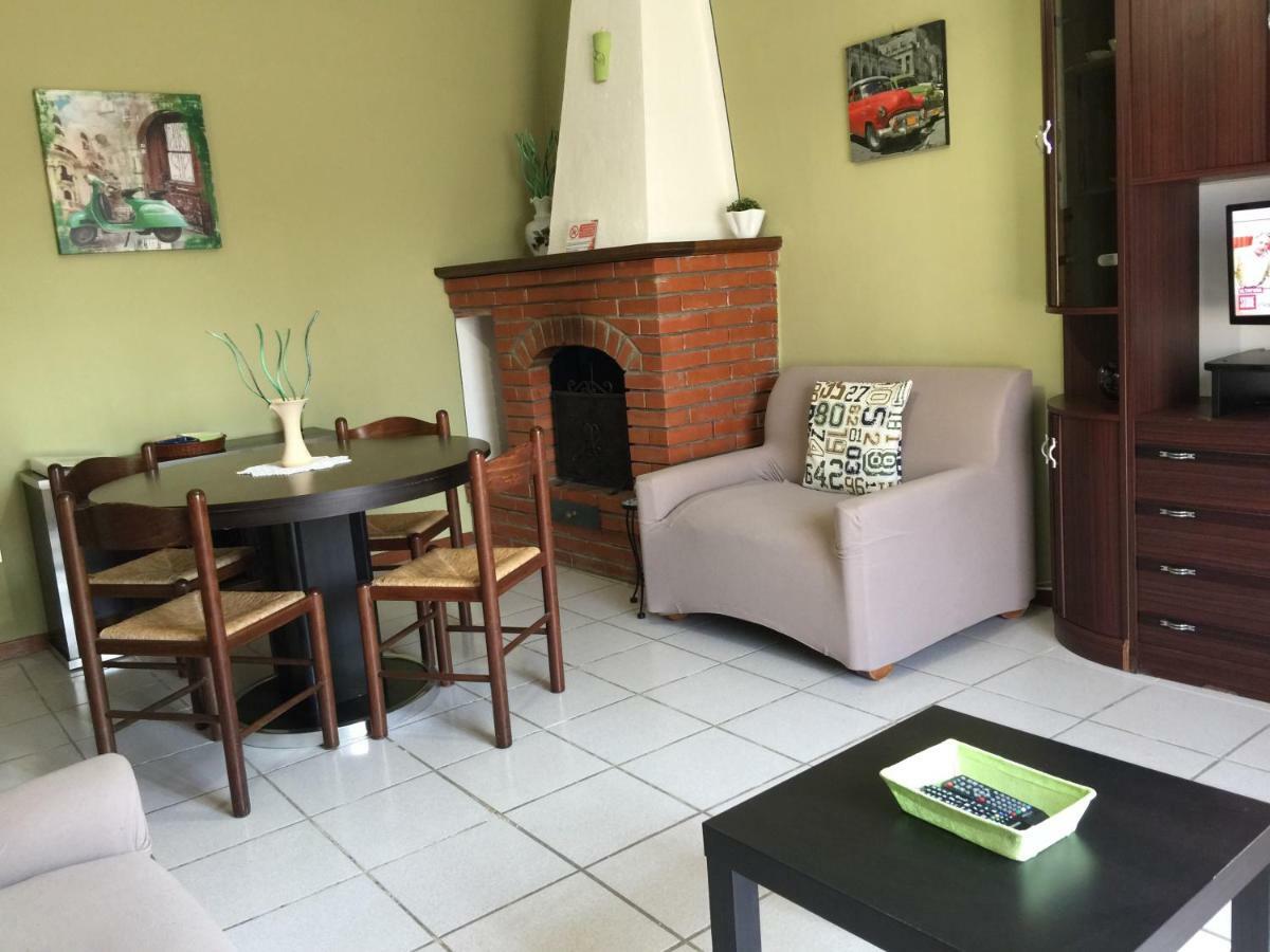 Aparthotel Il Porto Tuoro sul Trasimeno Esterno foto
